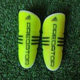 ساق بند فوتبال فسفری