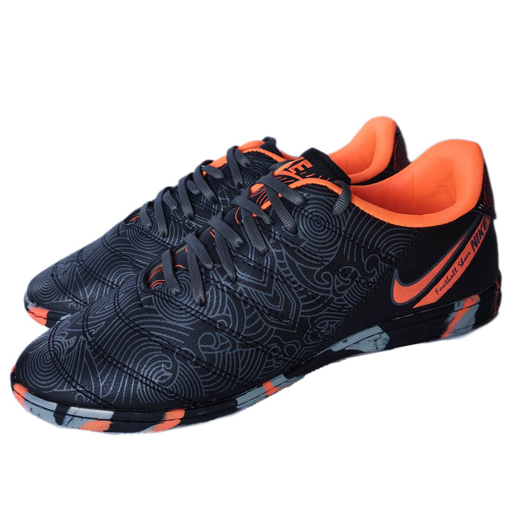 کفش سالنی فوتسال