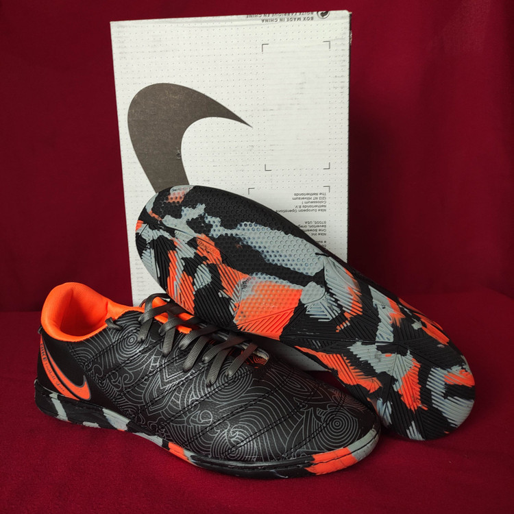 کفش سالنی فوتسال مردانه نایک