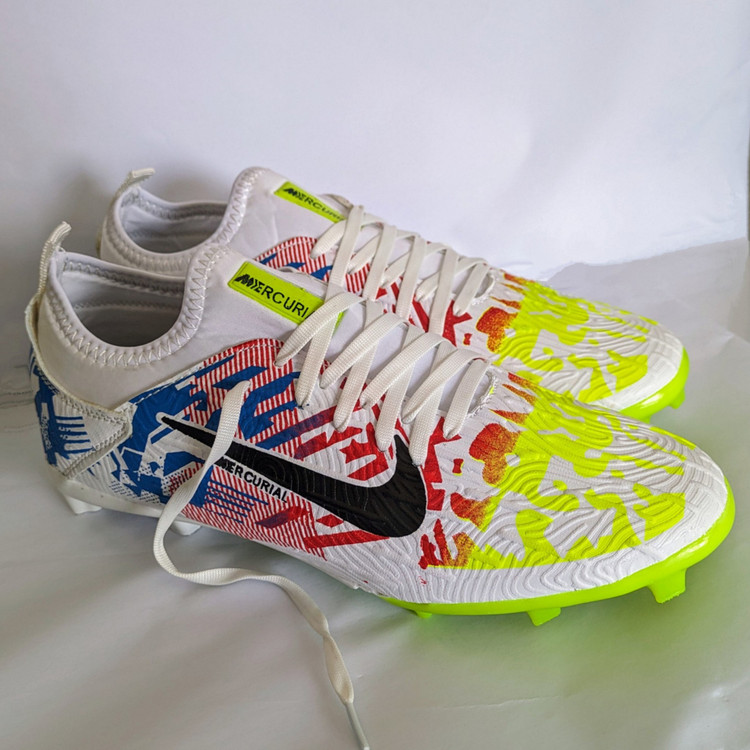 کفش فوتبال نیمار نایک